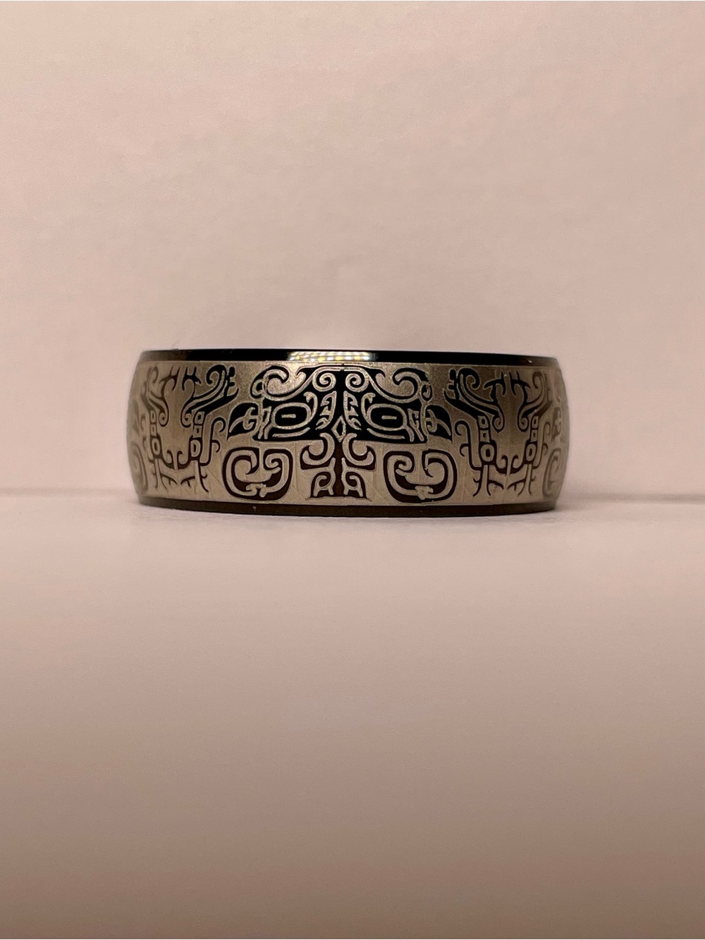 Black Motif Band Ring